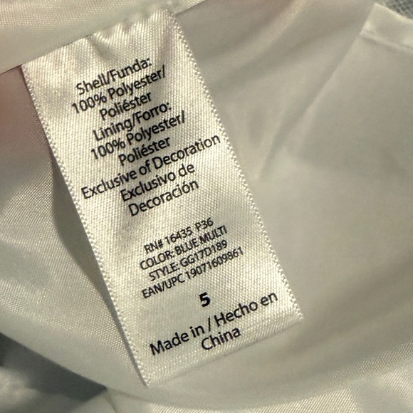 Gorgeous Royal Blue And White Floral Formal Dress size 5 - Picture 9 of 9